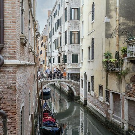 Gondola Luxury - Campo Santi Filippo E Giacomo By Wonderful Italy Velence Kültér fotó