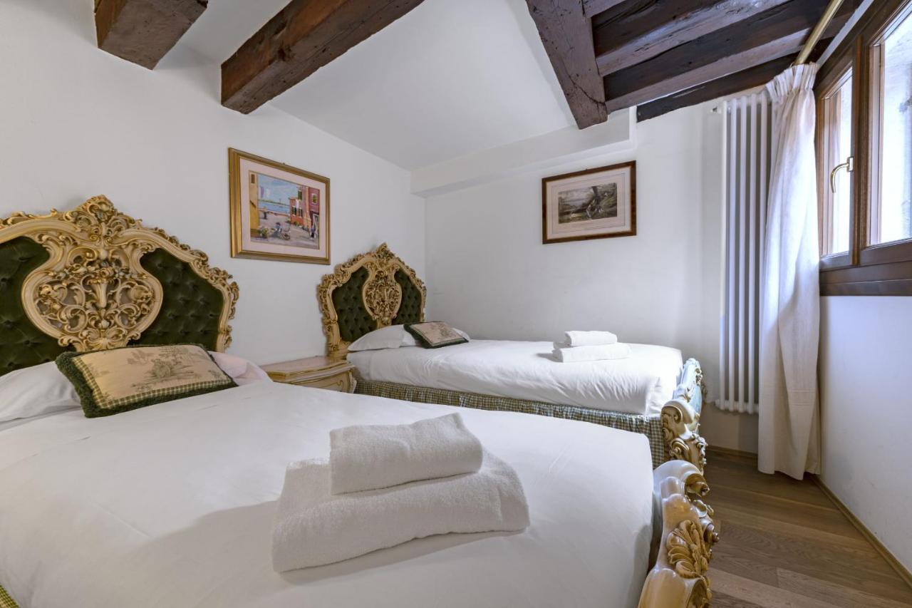 Gondola Luxury - Campo Santi Filippo E Giacomo By Wonderful Italy Velence Kültér fotó