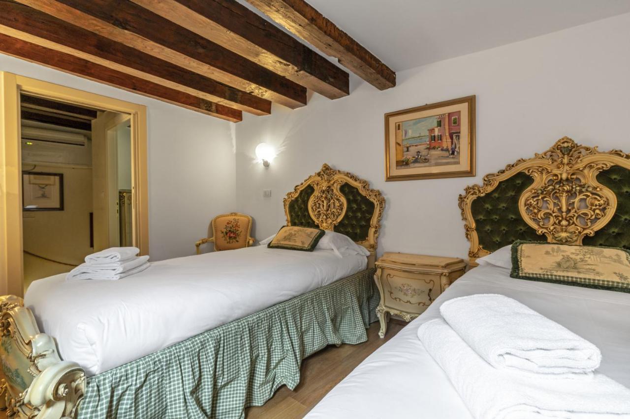 Gondola Luxury - Campo Santi Filippo E Giacomo By Wonderful Italy Velence Kültér fotó