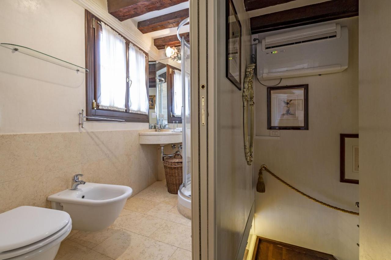 Gondola Luxury - Campo Santi Filippo E Giacomo By Wonderful Italy Velence Kültér fotó